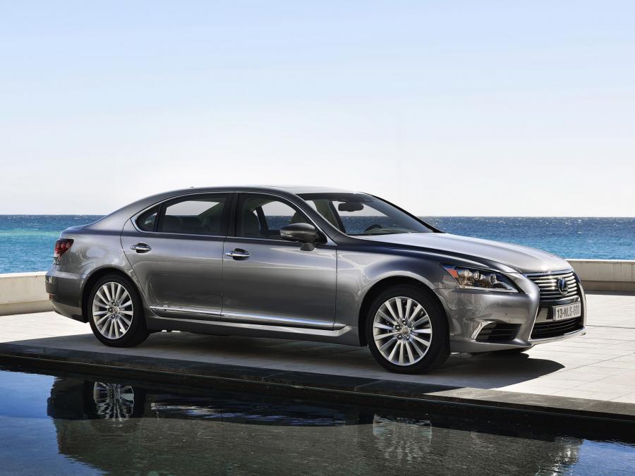  Lexus LS600h L 2012 года  (EU) (фото 11 из 13)
